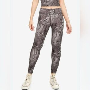 Gray Patterned Women's Leggings and Bra